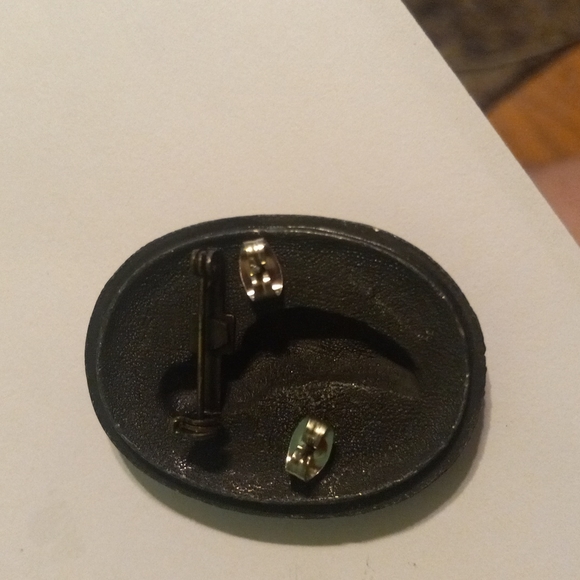 Cupid broach and earing set - Picture 2 of 3